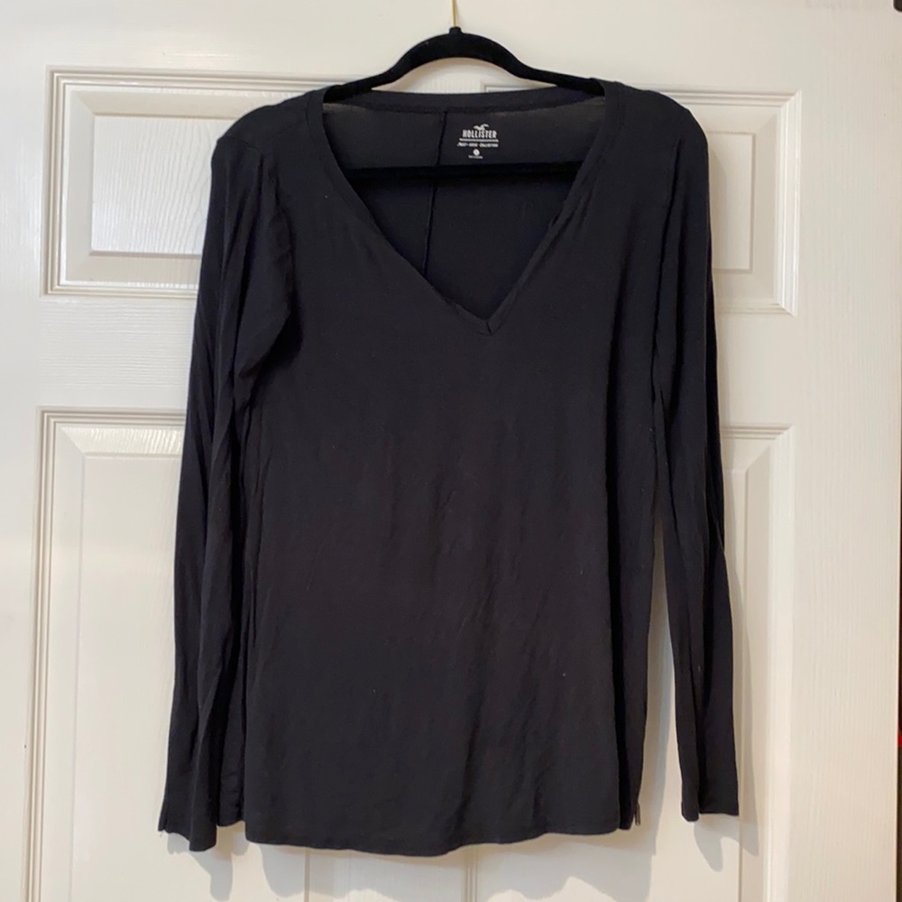 Lightweight v neck long sleeve